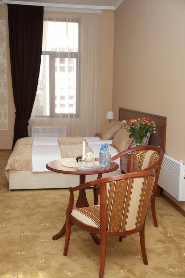 سوخومي Dioskuria Hotel المظهر الخارجي الصورة