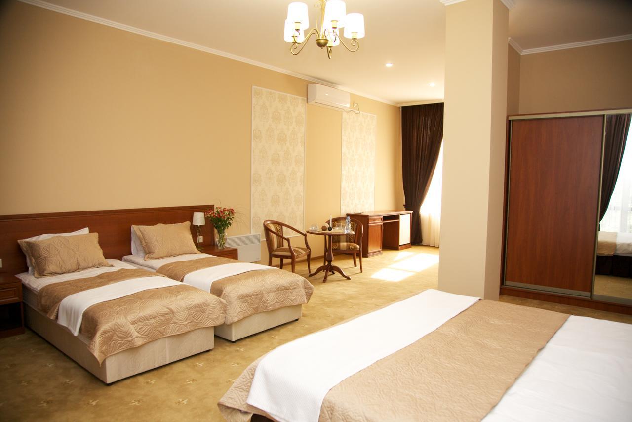 سوخومي Dioskuria Hotel المظهر الخارجي الصورة